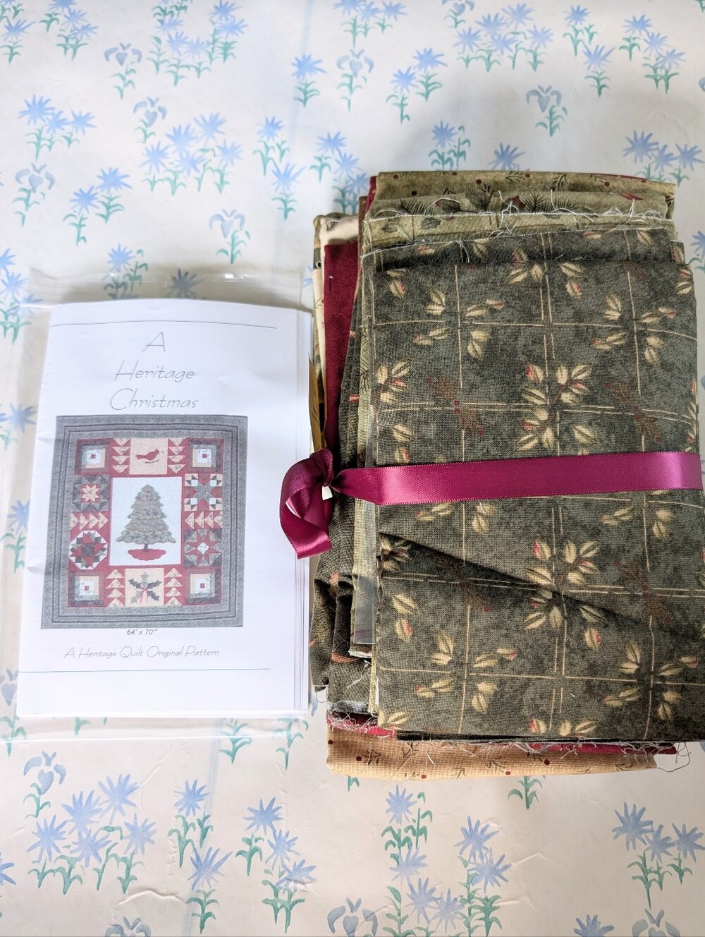A Heritage Christmas Quilt Kit NEW 64 X 70 Birchwood Lane Fabric Holiday Sewing